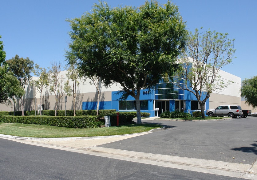 2663 E Lindsay Privado, Ontario, CA for lease - Building Photo - Image 3 of 7