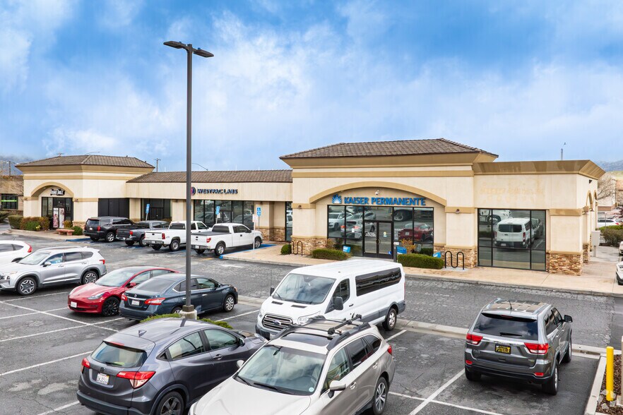 1100 W Tehachapi Blvd, Tehachapi, CA for lease - Primary Photo - Image 1 of 1