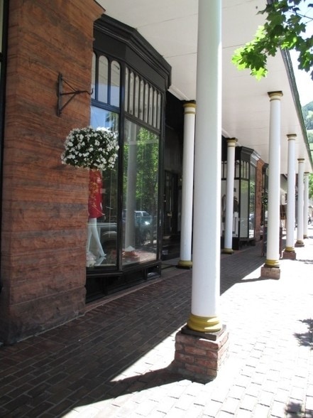 218 S Mill St, Aspen, CO for lease - Building Photo - Image 3 of 28