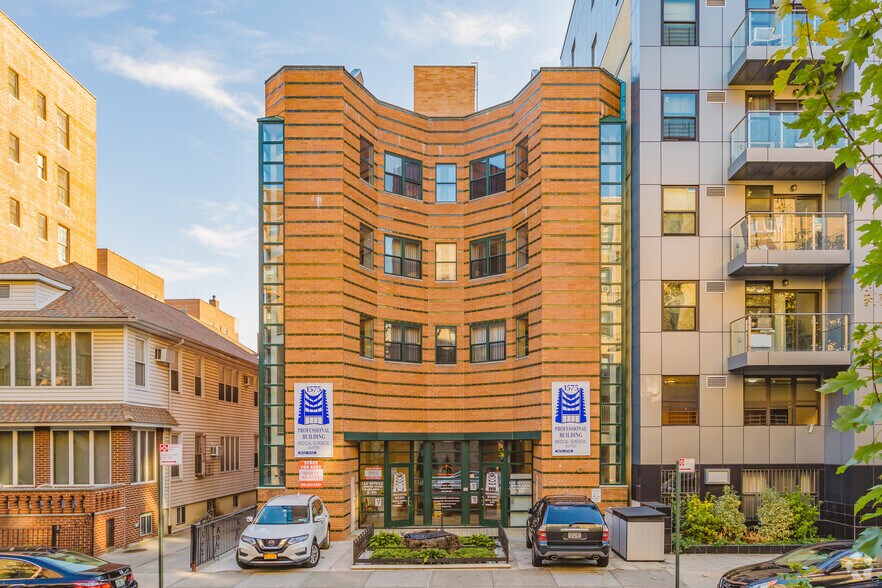 1575 E 19th St, Brooklyn, NY for sale - Primary Photo - Image 1 of 1