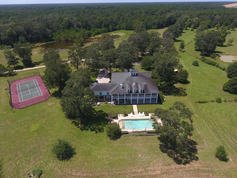 19715 Old Highway 105, Cleveland, TX for sale - Building Photo - Image 1 of 1