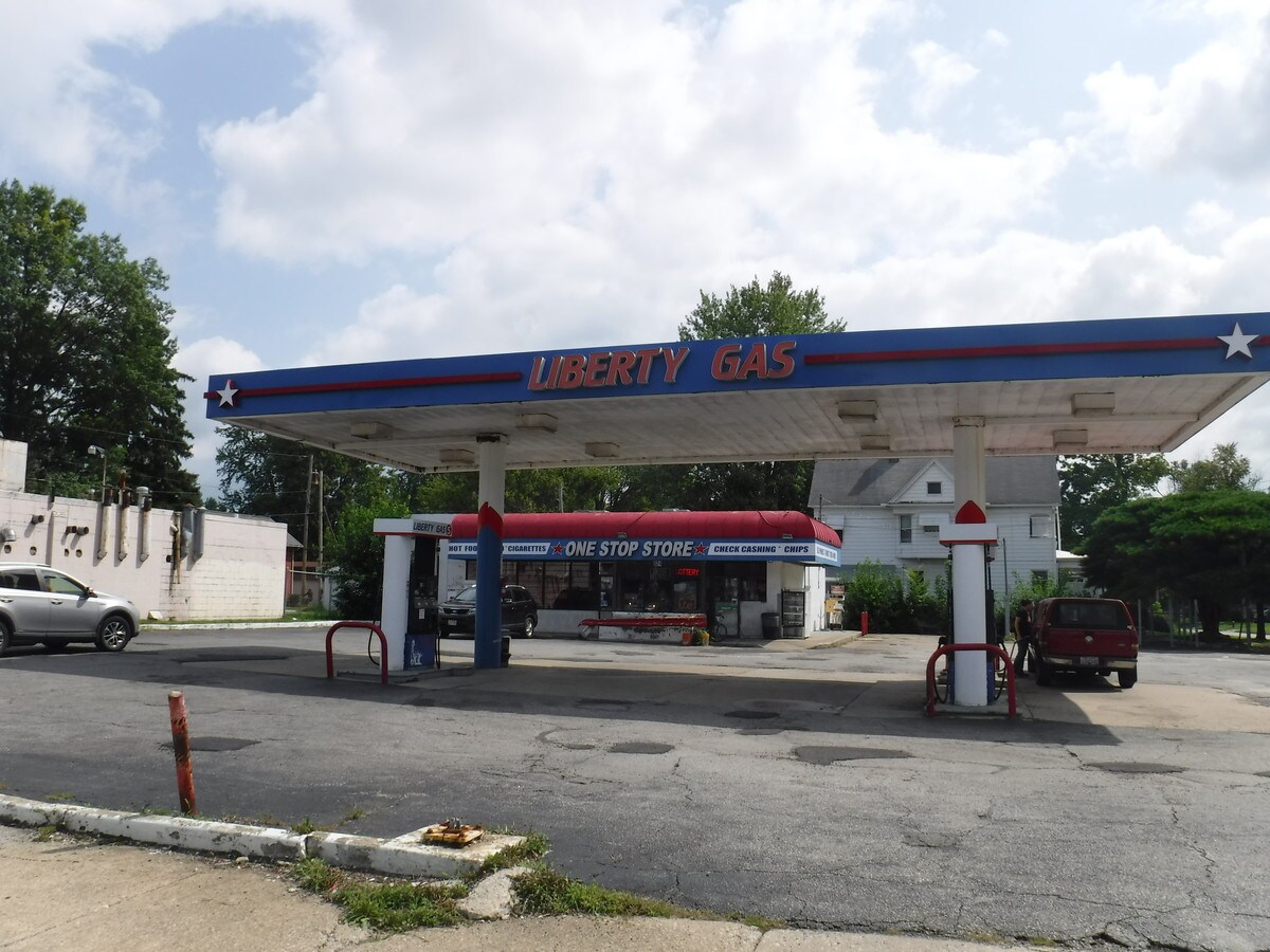 824 Middle Ave, Elyria, OH 44035