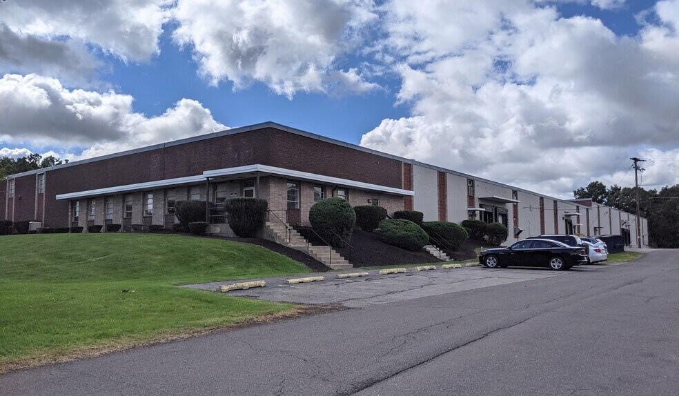 150 Jaycee Dr, Hazleton, PA for sale - Building Photo - Image 1 of 1