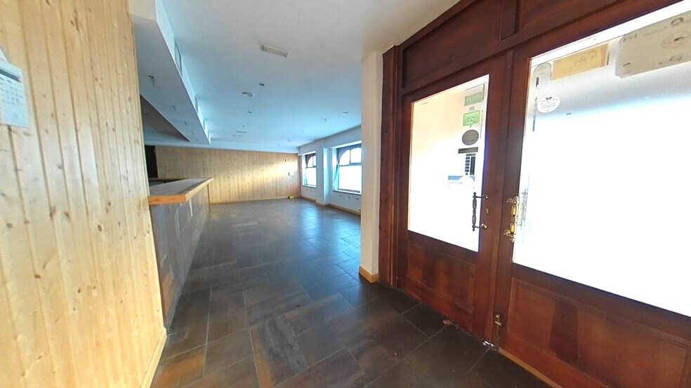 Retail in Pradoluengo for sale - Building Photo - Image 3 of 46