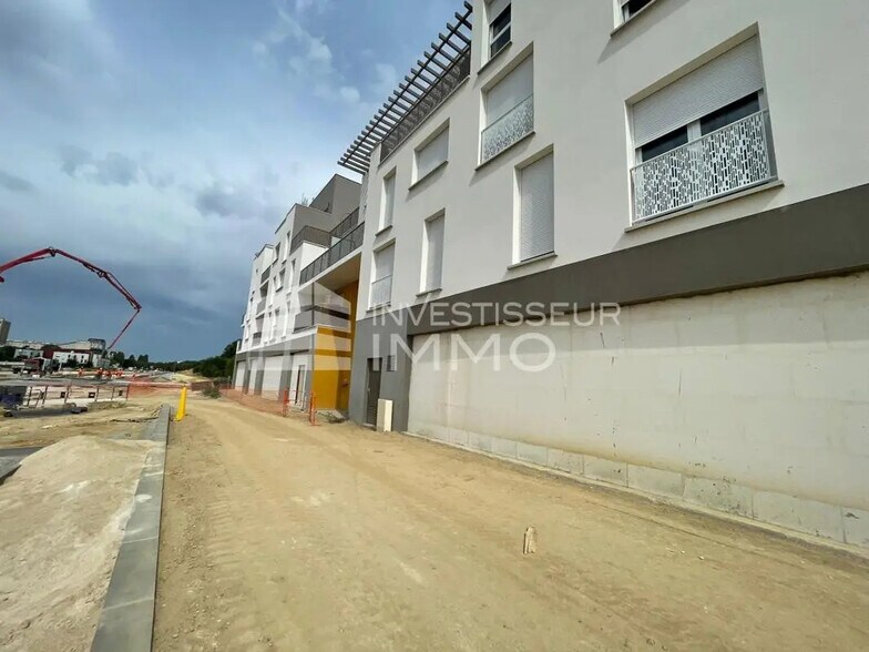 Retail in Melun for lease - Construction Photo - Image 3 of 4