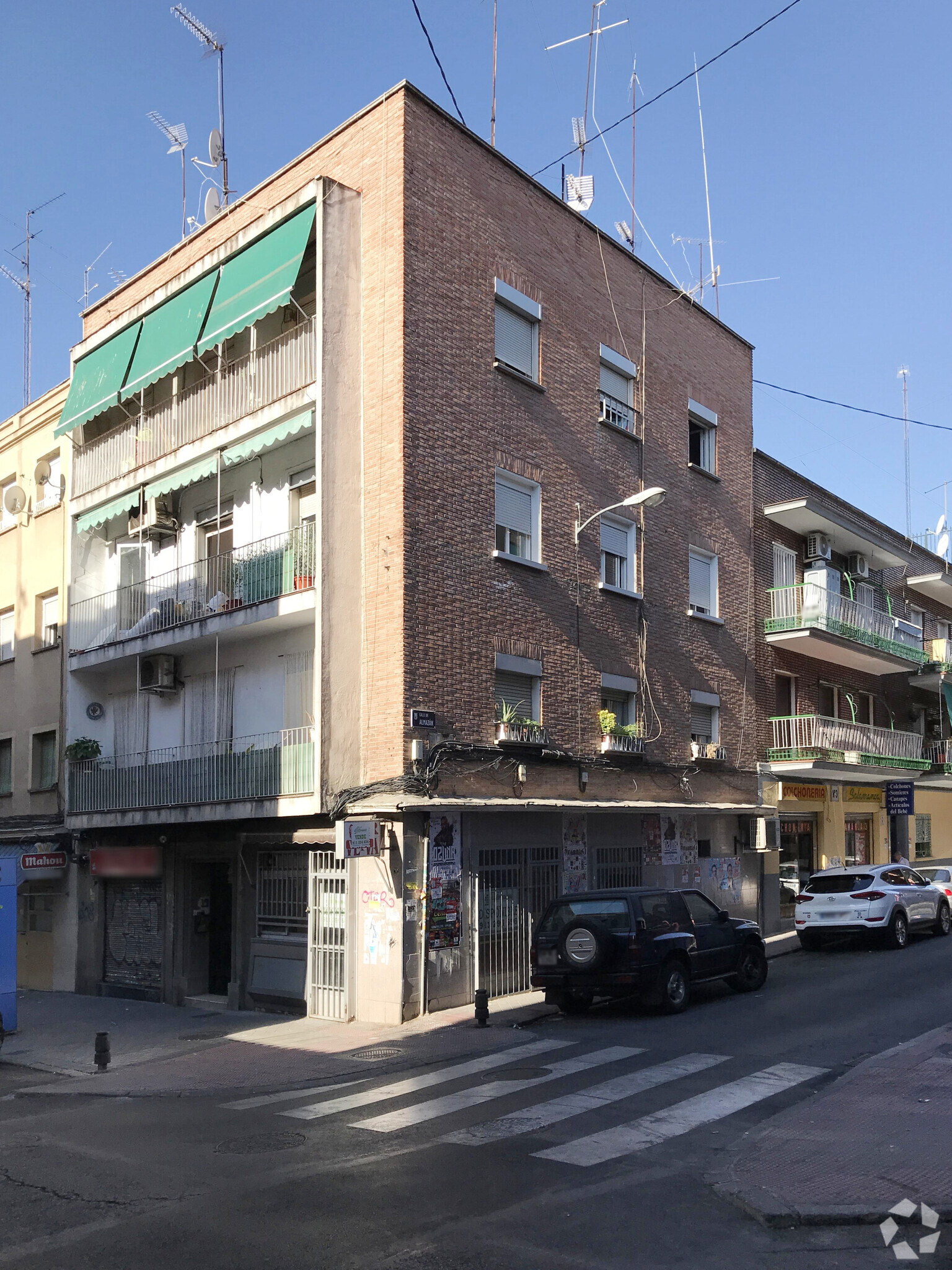 Calle De La Huerta De Castañeda, 38, Madrid, Madrid for sale Primary Photo- Image 1 of 3