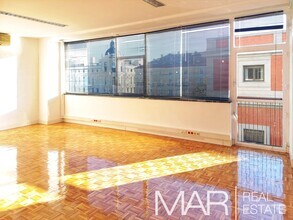 Office in Madrid, Madrid for lease Interior Photo- Image 2 of 12