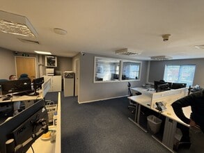 Hewell Rd, Barnt Green for lease Interior Photo- Image 2 of 2