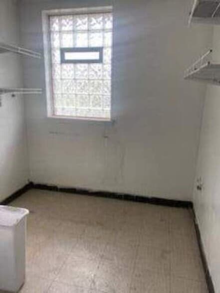 15560 Puritan St, Detroit, MI for sale - Interior Photo - Image 2 of 5