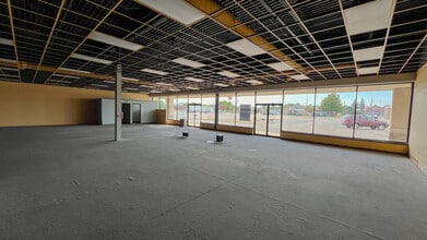 1950 Pipestone Rd, Benton Harbor, MI for lease Interior Photo- Image 2 of 10