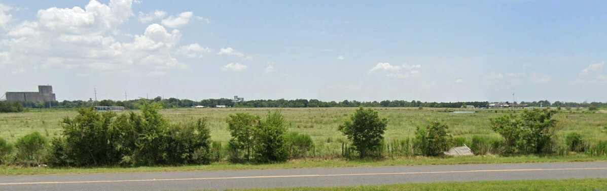 Frontage Road Rd, Iowa, LA for sale Primary Photo- Image 1 of 2