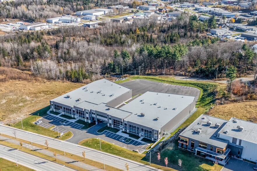 4590-4592 Boul De Portland, Sherbrooke, QC for lease - Building Photo - Image 3 of 18