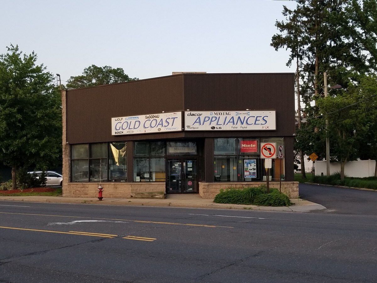 54 Glen Cove Rd, Greenvale, NY 11548