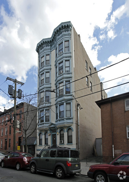 219 Park Ave, Hoboken, NJ for sale - Primary Photo - Image 1 of 2