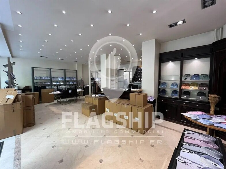 Retail in Paris for lease - Interior Photo - Image 2 of 8