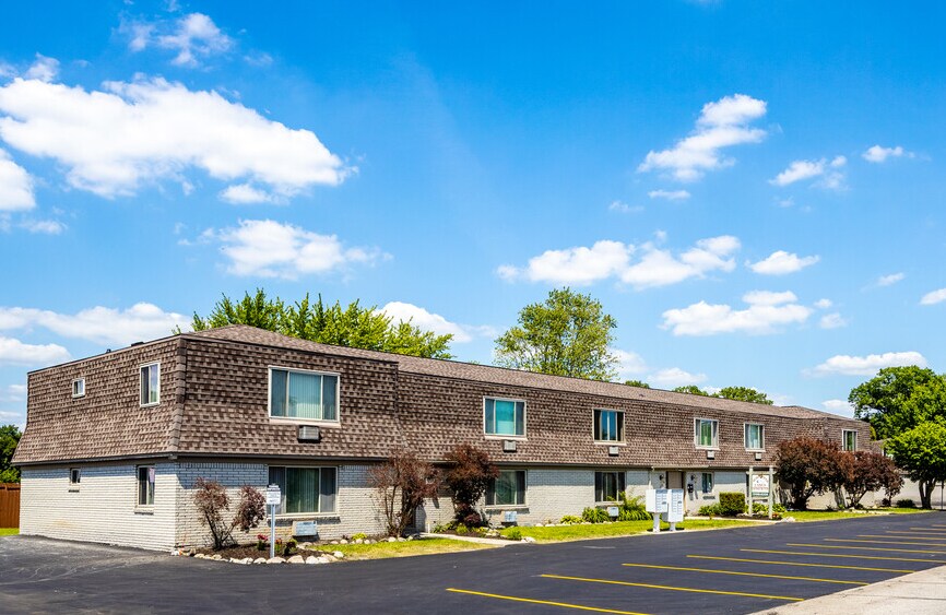 2920-2932 Schroeder Blvd, Keego Harbor, MI for sale - Building Photo - Image 1 of 1