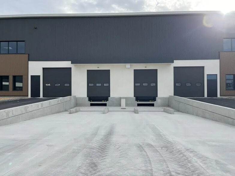 Office in Saint-Priest for lease - Building Photo - Image 1 of 6