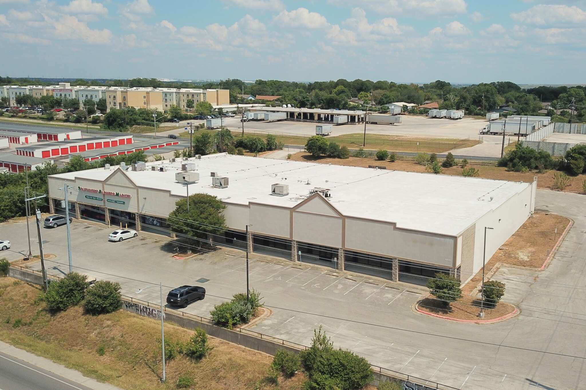 9821 N Interstate 35, Austin, TX for lease Building Photo- Image 1 of 8