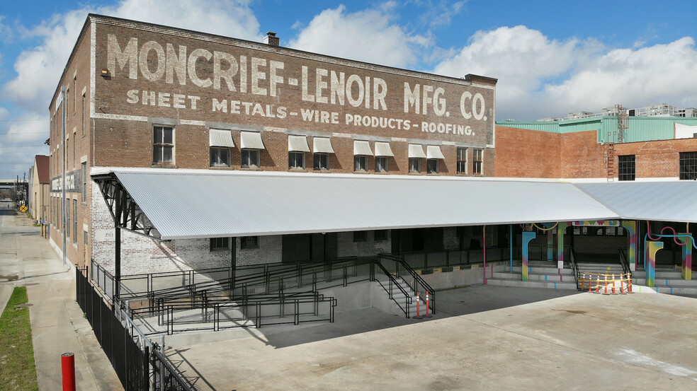 2103 Lyons Ave, Houston, TX for lease - Building Photo - Image 1 of 15