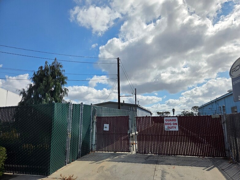 2852 Gundry Ave, Signal Hill, CA for lease - Building Photo - Image 3 of 20