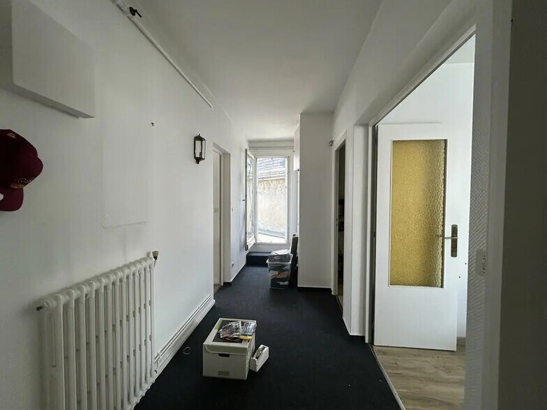 Office in Limoges for lease - Building Photo - Image 2 of 7