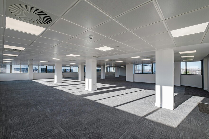 Union Row, Aberdeen for lease - Interior Photo - Image 2 of 4