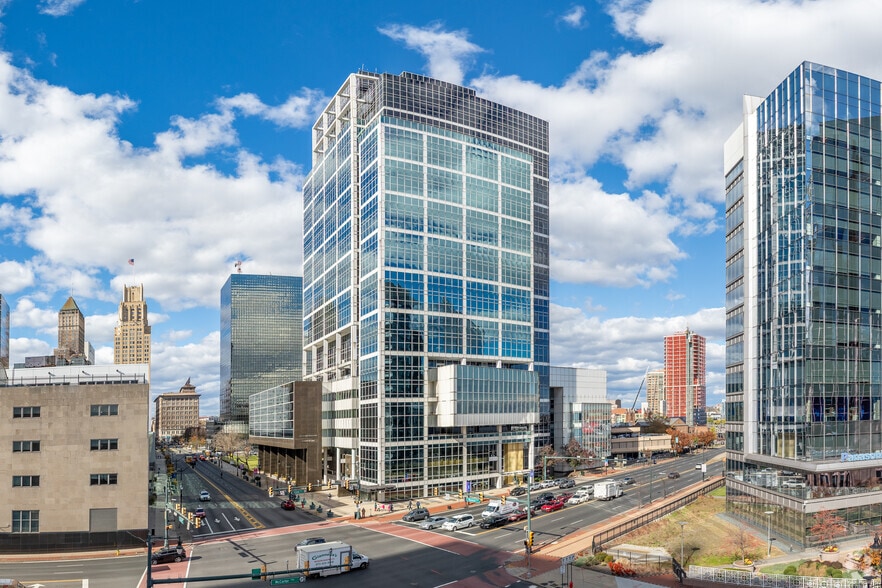 1085 Raymond Blvd, Newark, NJ for lease - Building Photo - Image 3 of 18