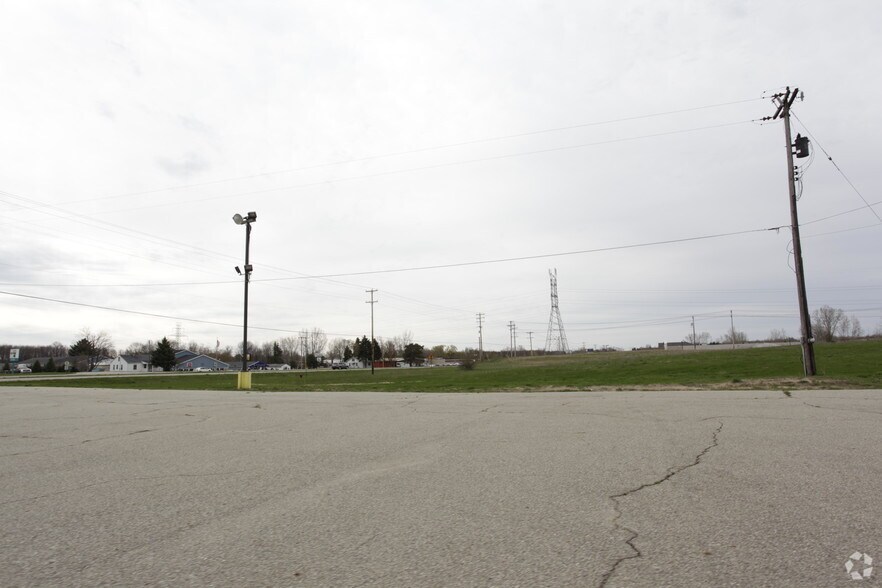 5501 Alpine Ave NW, Comstock Park, MI 49321