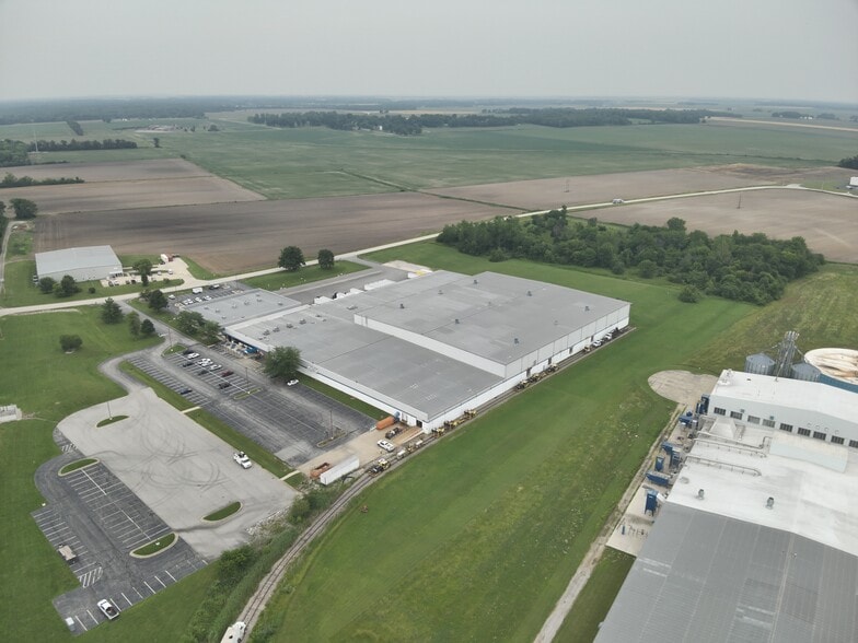 2000 Wolf Industrial Park, Greenville, IL for sale - Building Photo - Image 2 of 5