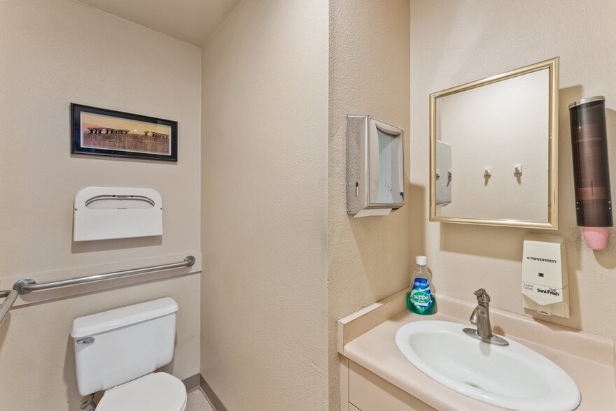 64 Penny Ln, Watsonville, CA for sale - Building Photo - Image 3 of 21