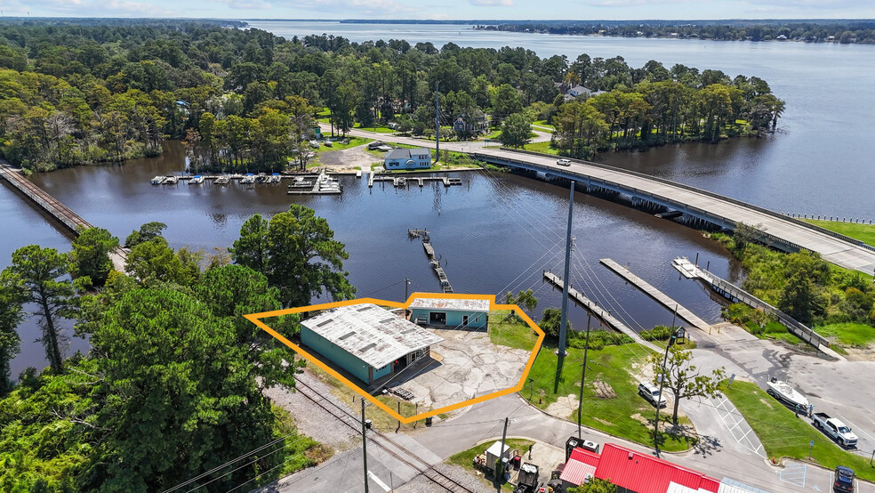 1054 E Main St, Washington, NC for sale - Primary Photo - Image 1 of 18