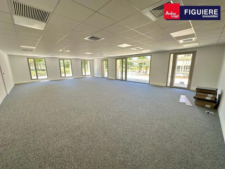 Office in Aix-en-Provence for lease - Interior Photo - Image 2 of 8