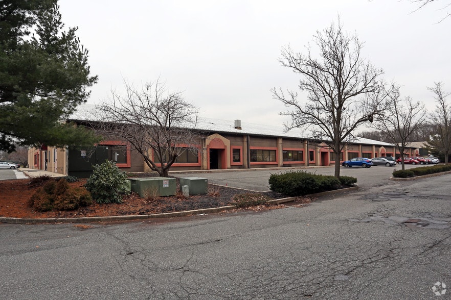 60-76 Robinson St, Pottstown, PA for lease - Primary Photo - Image 1 of 11