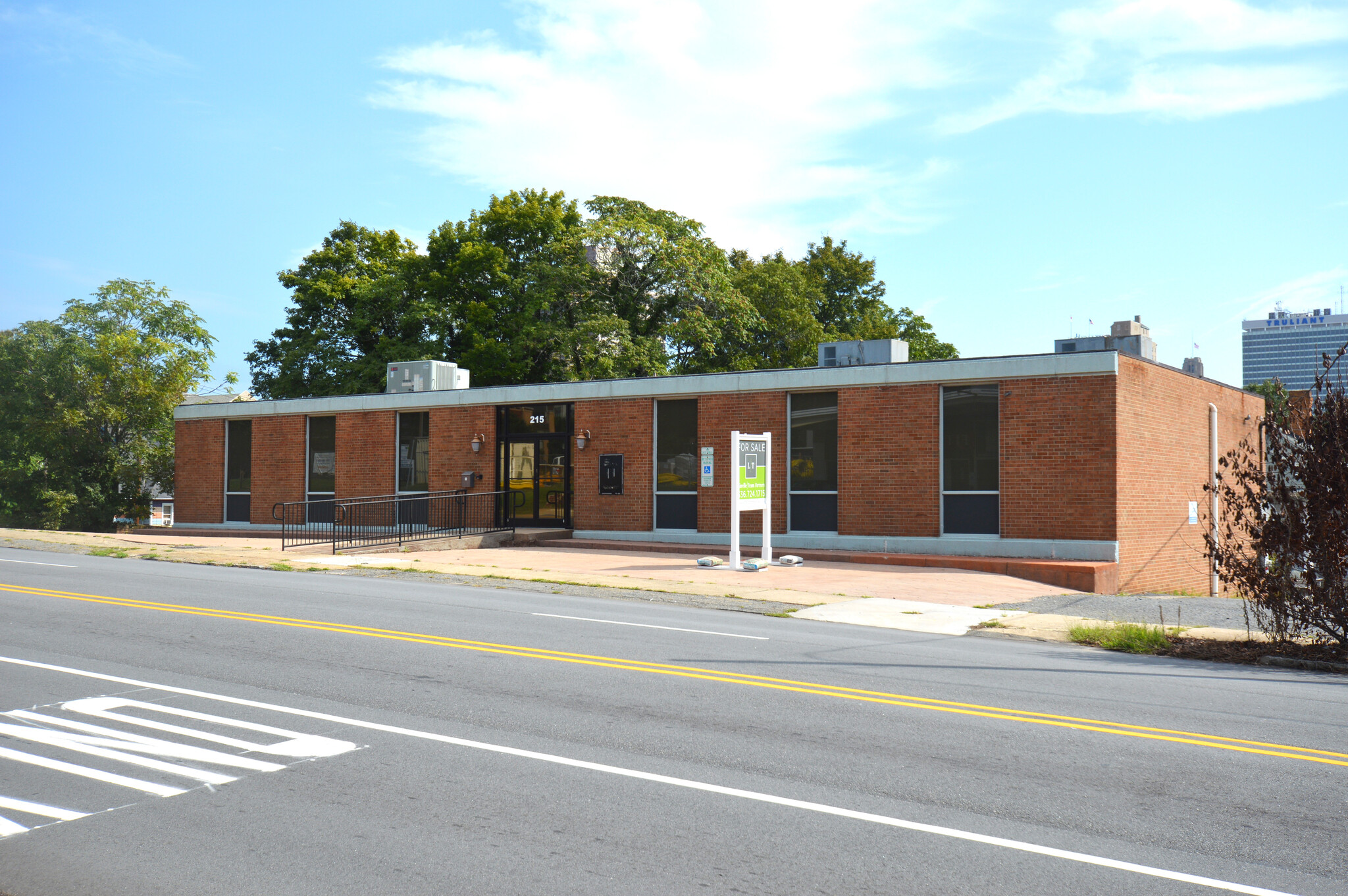 215 N Broad St, Winston-Salem, NC for lease Building Photo- Image 1 of 7