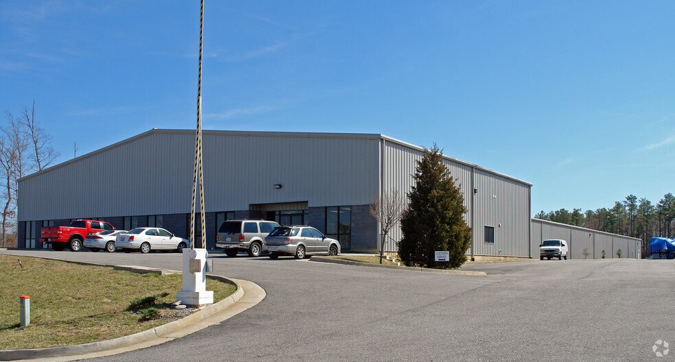 Industrial in Midlothian, VA for sale - Primary Photo - Image 1 of 1