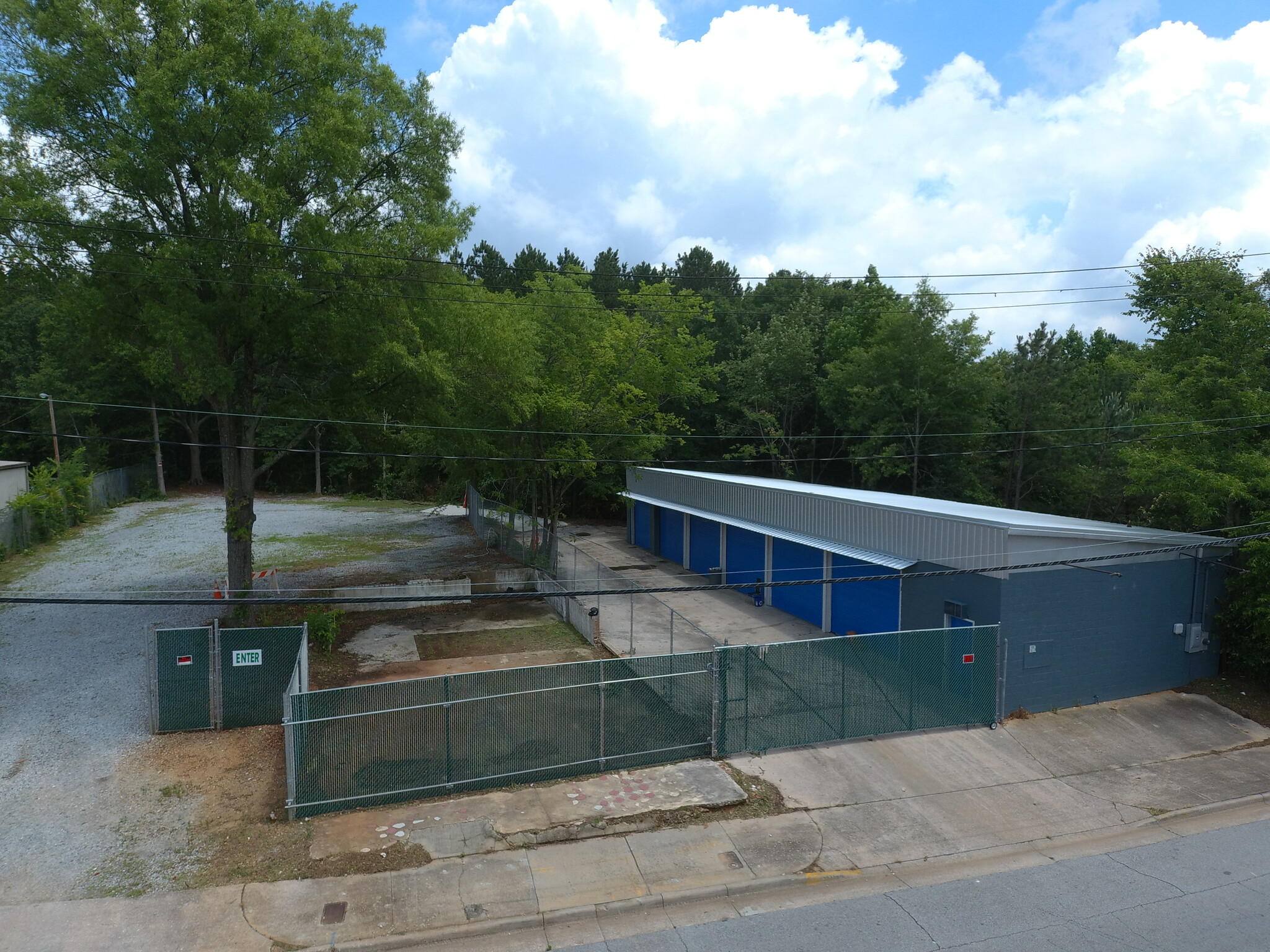 1607 Connally Dr, East Point, GA for lease Building Photo- Image 1 of 2