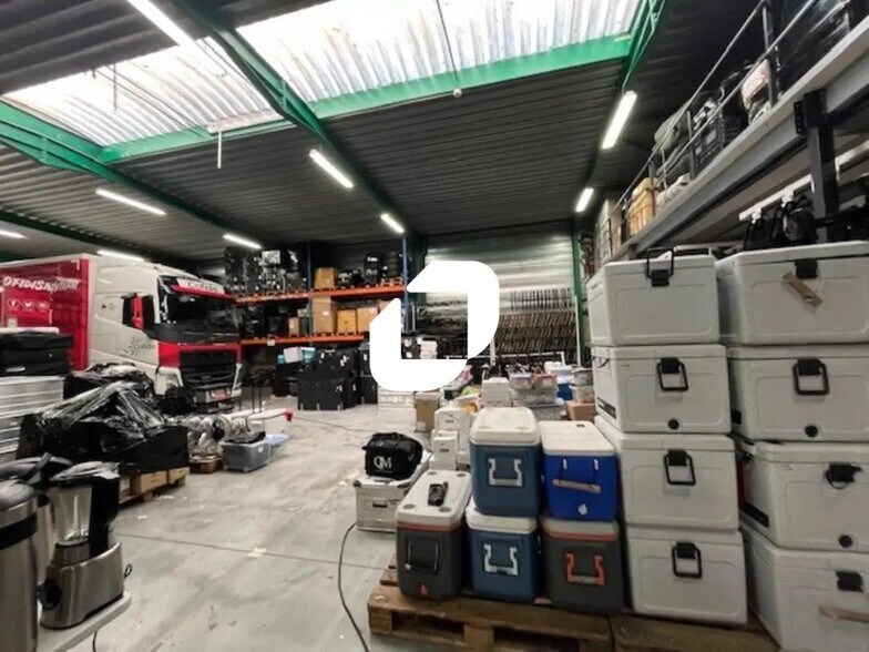 Office in Bondues for lease - Interior Photo - Image 3 of 16