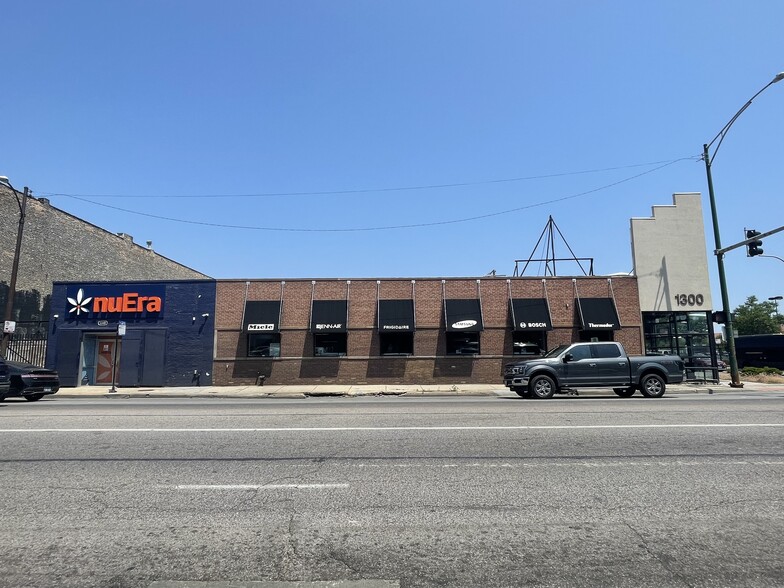 1300-1308 W North Ave, Chicago, IL for lease - Building Photo - Image 3 of 7