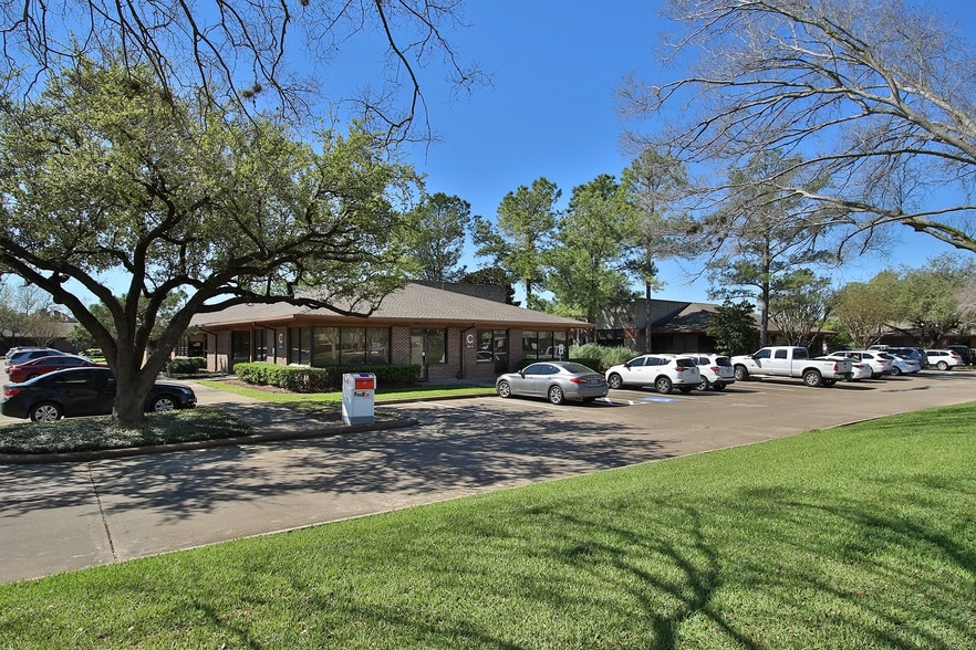 11201 Richmond Ave, Houston, TX for lease - Building Photo - Image 3 of 11
