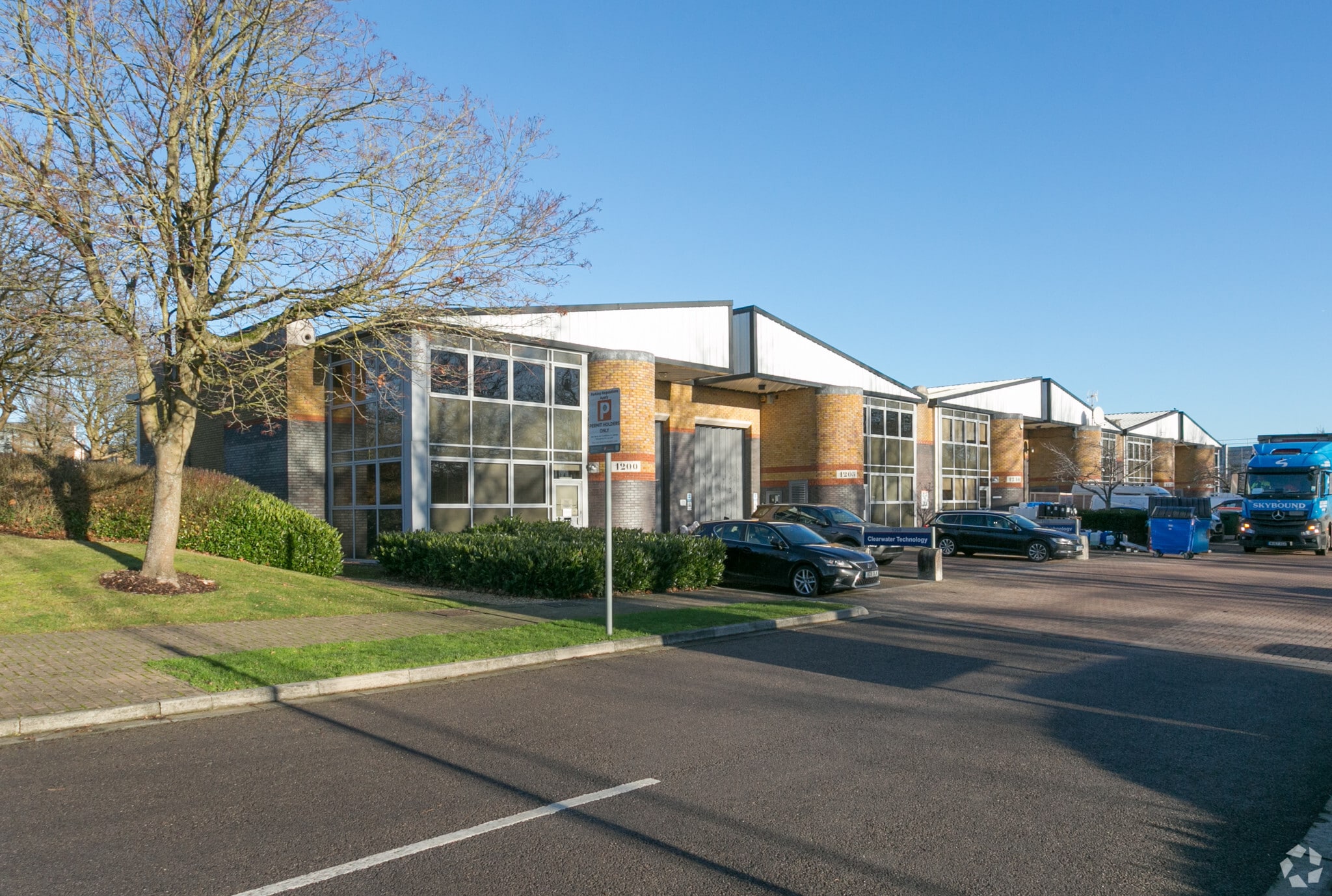 Park Ave, Almondsbury for sale Primary Photo- Image 1 of 1