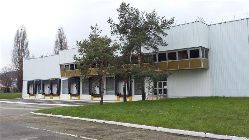 Industrial in Épône for lease Building Photo- Image 1 of 6