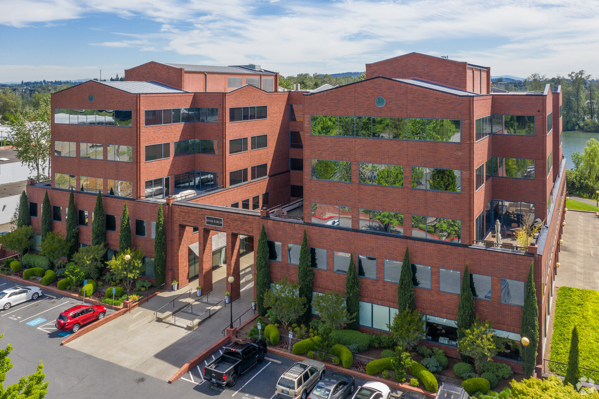 4380 S Macadam Ave, Portland, OR for lease Building Photo- Image 1 of 2