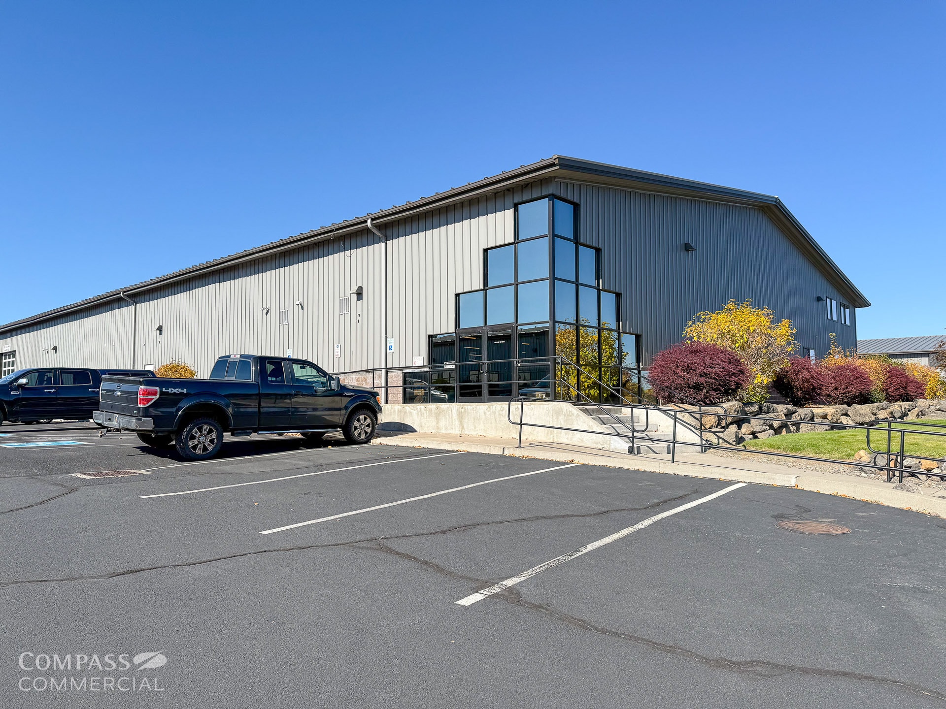63085 NE 18th St, Bend, OR for lease Interior Photo- Image 1 of 20