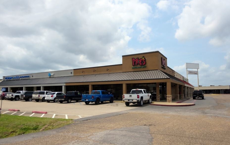 1800 MacArthur Dr, Alexandria, LA 71301