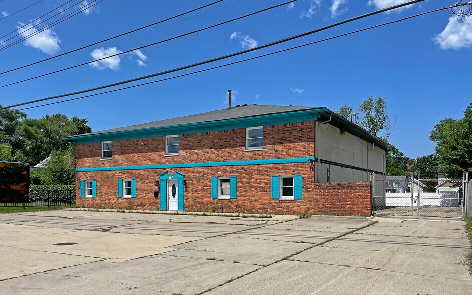 345 E 8 Mile Rd, Hazel Park, MI for sale - Building Photo - Image 1 of 1