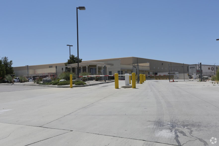 17477 Nisqualli Rd, Victorville, CA for lease - Primary Photo - Image 1 of 9