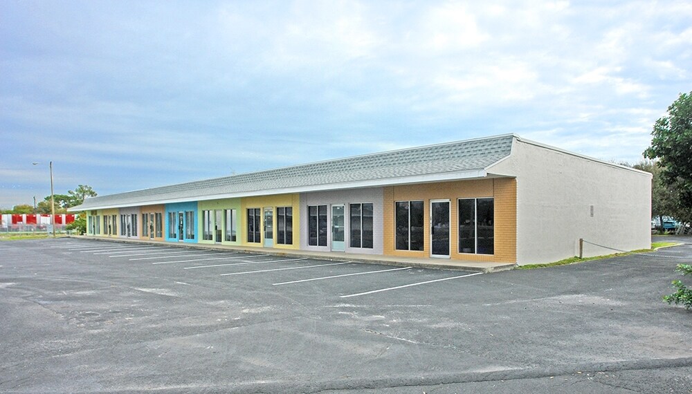 12001-12061 66th St, Largo, FL for sale Primary Photo- Image 1 of 1