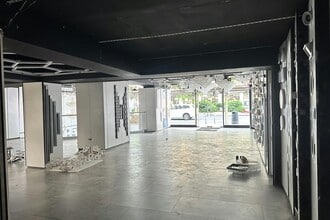 30-34 Chiswick High Rd, London for lease Interior Photo- Image 2 of 8