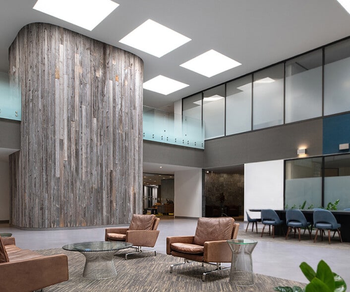 8100 Washington Ave, Houston, TX for lease - Lobby - Image 2 of 5