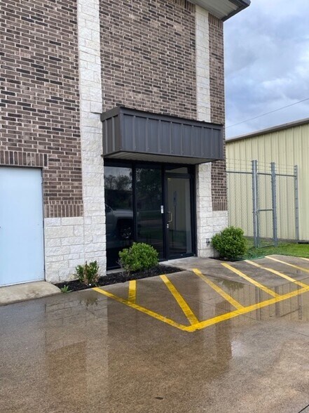 414 N Commerce St, Burleson, TX for sale - Building Photo - Image 1 of 1